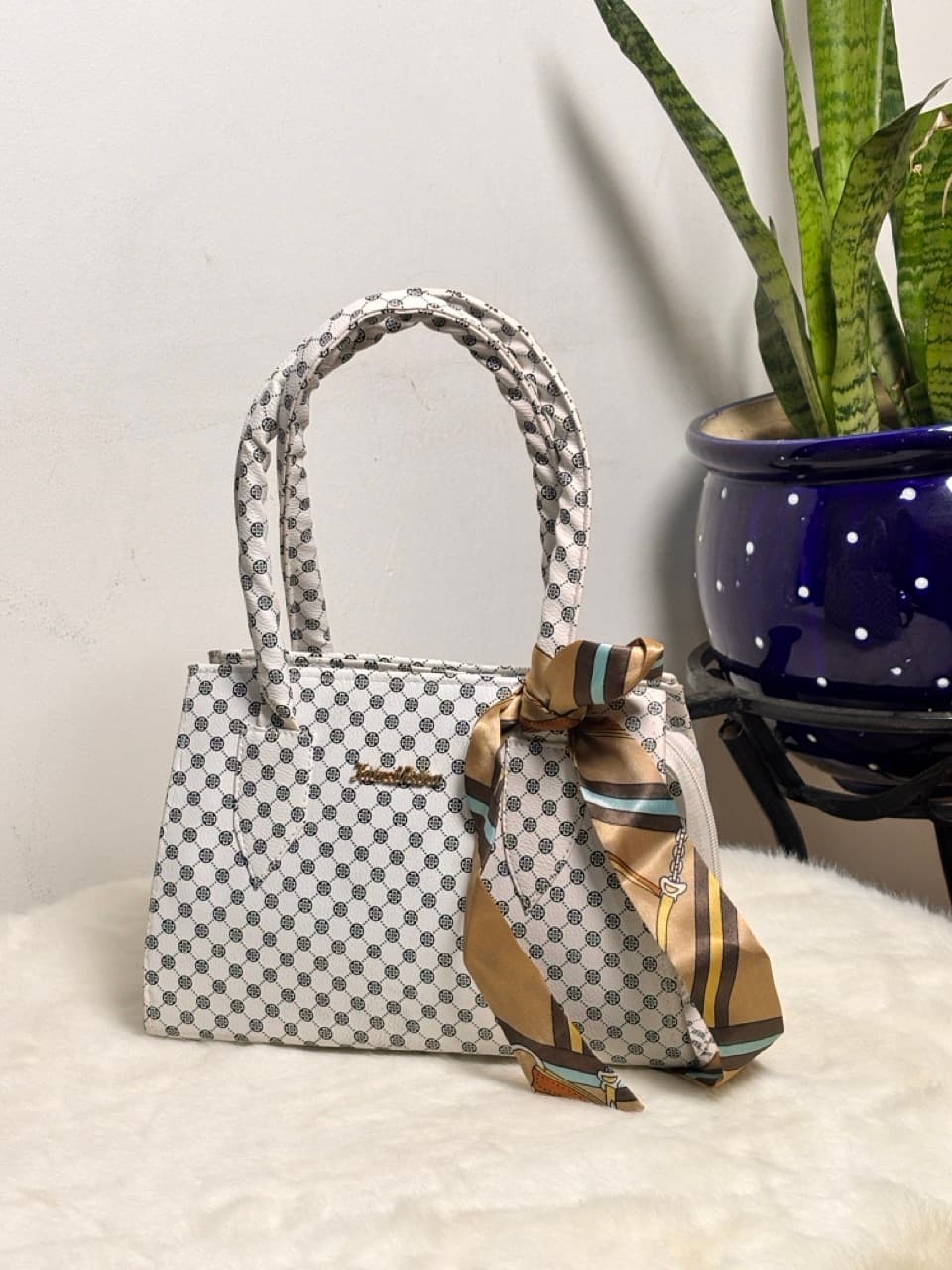 Ladies Hand Bag's - Image 21